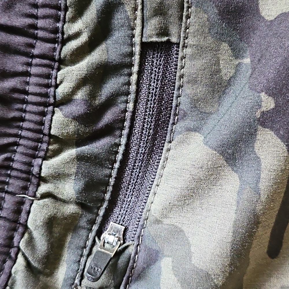 VUORI Camouflage POLY SPANDEX Swim Shorts with Drawstring Size S - Picture 4 of 11
